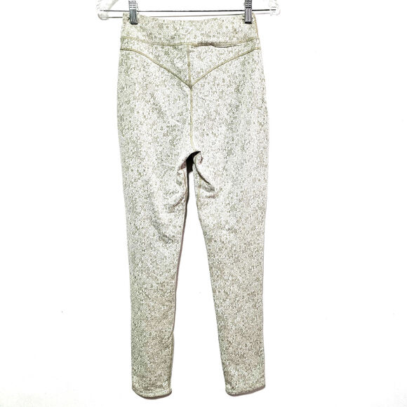 Gymshark Leggings Women's Fleur Texture Dry Moisture Management Size Medium NWT - Picture 2 of 6